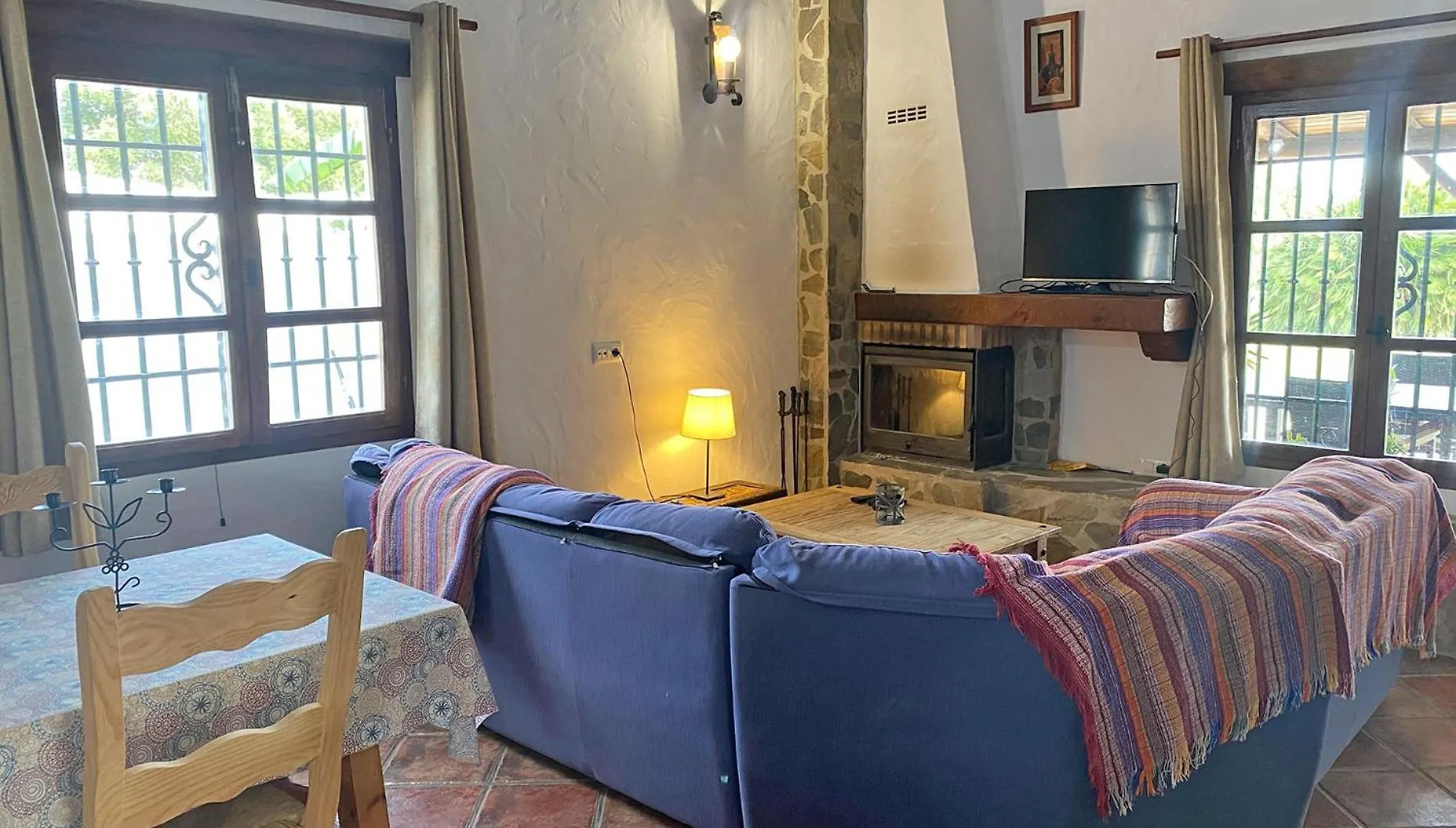 Quinta Mangueta Es Una Casa Con Piscina En Zahora Cerca De La Playa Cadiz 0*,
