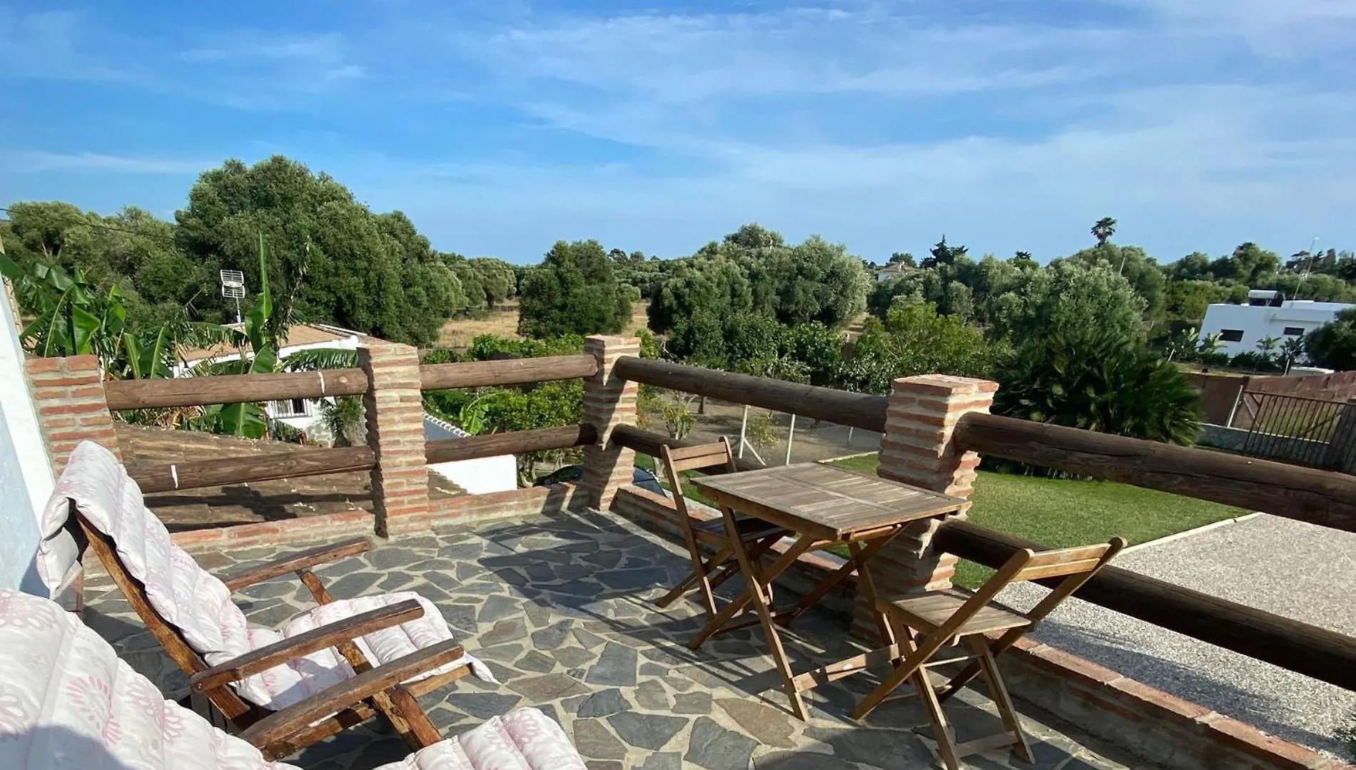 Quinta Mangueta Es Una Casa Con Piscina En Zahora Cerca De La Playa Cadiz